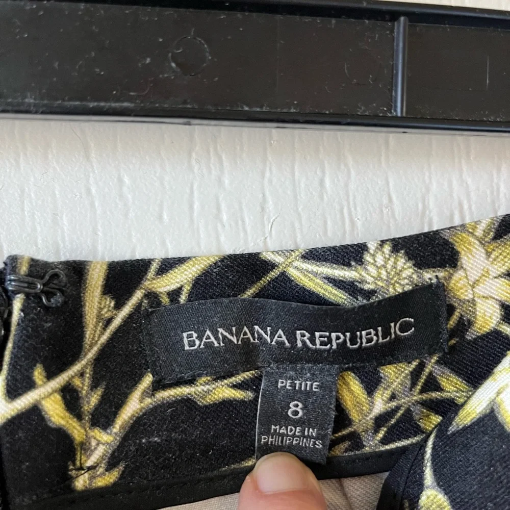 Banana Republic Ladies skirt, 8P